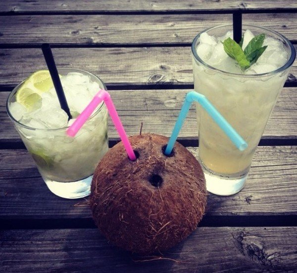 Versgemaakte kokosnoot cocktails