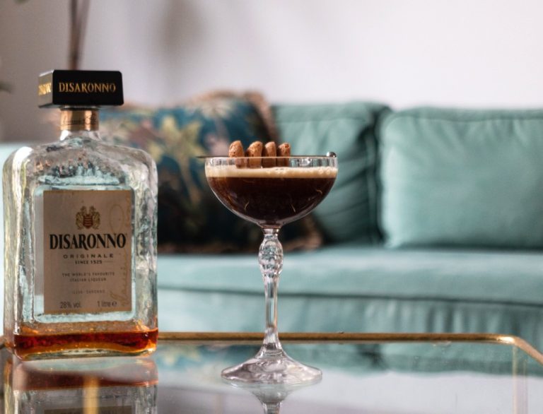 Amaretto Espresso Martini Cocktailicious.nl