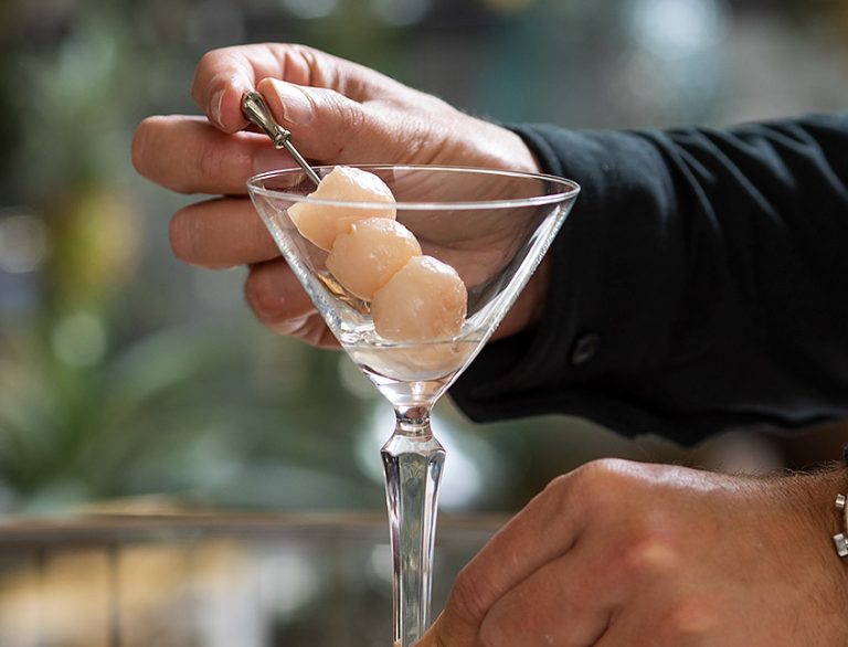 Lychee Martini bijzondere martini met lychee, sake en lychees