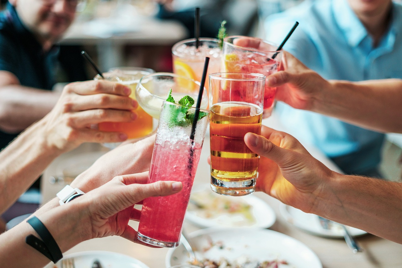 Hoe verschillende glazen de smaak van cocktails beïnvloeden