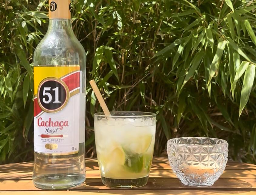 Caipirinha: to muddle or to shake